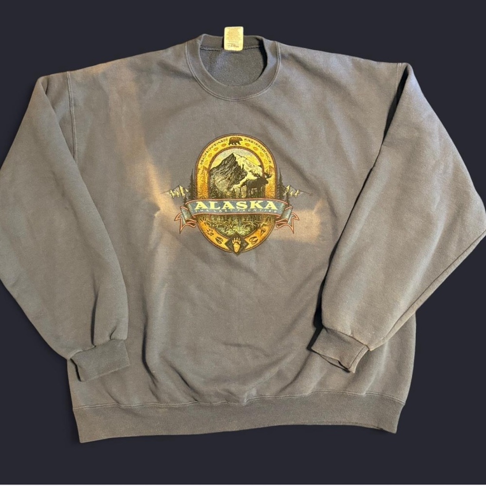 Gray Alaska Graphic Men's Sweater size medium